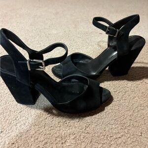 Gianni Bini Black Block Heel Sandals